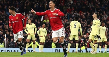 Ronaldo is first player to 800 top-level goals