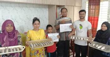 থাকার ঘরেই অধ্যাপকের গবেষণাগার