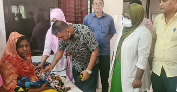 যমজ সন্তান জন্ম দিয়ে বিপাকে রুমা