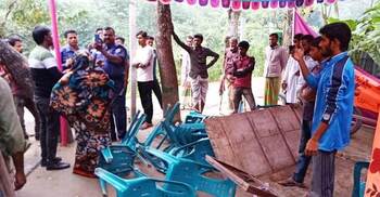 উল্লাপাড়ায় স্বতন্ত্রপ্রার্থীর নির্বাচনী ক্যাম্পে হামলা-ভাঙচুর