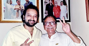 চেয়ারম্যানপ্রার্থী বাবার জন্য নির্বাচনী গান লিখলেন সাইমন