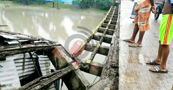 সাতক্ষীরার হাওড়া ব্রিজ এখন মরণ ফাঁদ