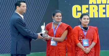 জয় বাংলা ইয়ুথ অ্যাওয়ার্ড পেলেন সাতক্ষীরার জান্নাত