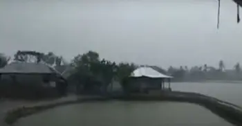 Rains in Satkhira under influence of 'Amphan'