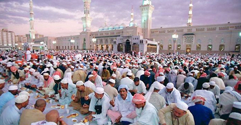 তাঁবুতে ইফতার আয়োজন করে সৌদি আরব