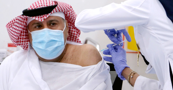 ওমিক্রন ঠেকাতে বুস্টার ডোজ বাধ্যতামূলক করছে সৌদি