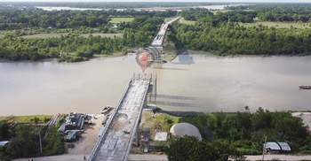 হেলেদুলে চলছে লোহালিয়া সেতুর নির্মাণকাজ