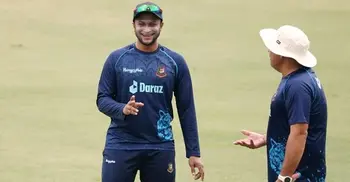 India bat and pick 3 spinners; Bangladesh hand debut to Zakir