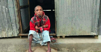 প্রতিবন্ধীর নড়বড়ে ঘর থেকেও অতিরিক্ত হোল্ডিং ট্যাক্স নেয়ার অভিযোগ