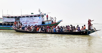 লোক ভর্তি ট্রলারটি যাচ্ছিল কুড়িগ্রাম, ফিরে গেল মুন্সিগঞ্জ