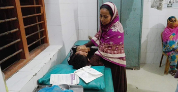 মসজিদে নামাজ পড়া নিয়ে সংঘর্ষে আহত ২০