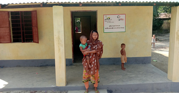 সড়কে ভিক্ষা করা শিল্পীকে ঘর দিলেন ইউএনও