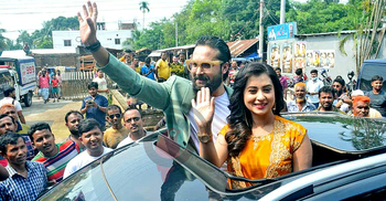 নায়ক আদর আজাদের সঙ্গে বগুড়া মাতালেন বুবলী