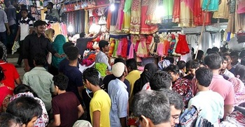 Shopping malls, markets to reopen on Sunday