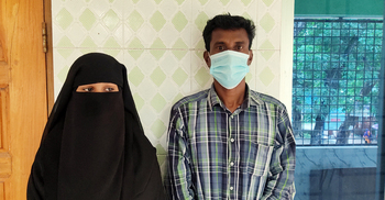 ভারতে পাচারকালে উদ্ধার কিশোরীকে পরিবারের কাছে হস্তান্তর