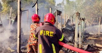 সিরাজগঞ্জে সিলিন্ডার বিস্ফোরণে আগুন, অর্ধকোটি টাকার ক্ষতি