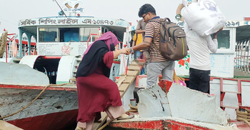 দুর্ভোগ এড়াতে আগেই বাড়ির পথে যাত্রীরা
