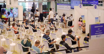 সিঙ্গাপুরে অর্ধেকের বেশি মানুষ ভ্যাকসিন নিয়েছেন