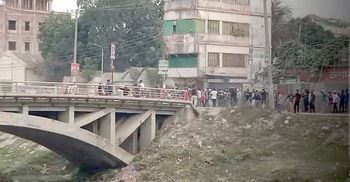 সিরাজগঞ্জে আ’লীগ-বিএনপি সংঘর্ষ, আহত ১৫