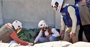 সিরাজগঞ্জে ঘটনাস্থল থেকে তাজা ৫ ককটেল উদ্ধার