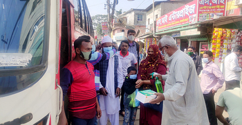 সিরাজগঞ্জে বিধিনিষেধে দূরপাল্লার বাসে কড়াকড়ি
