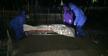 ঢাকায় করোনায় মৃত্যু, রাতের আঁধারে গ্রামের বাড়িতে দাফন