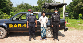 বন্ধুদের নিয়ে স্কুলছাত্রীকে গণধর্ষণ, মূলহোতা গ্রেফতার