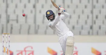 Roshen, Dananjaya put SL in firm control