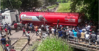 1 killed as police open fire at Sri Lanka protesters