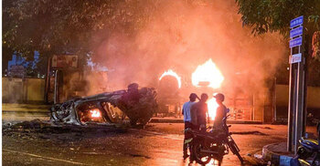 Sri Lanka: Protesters torch leaders’ homes in night of unrest