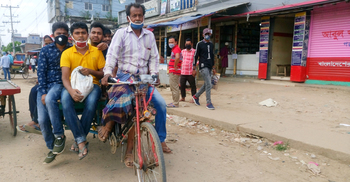 শ্রমিকদের সইতে হলো সেই একই দুর্ভোগ