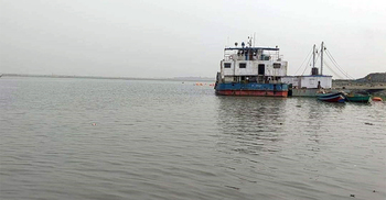 ৫ ঘণ্টা পর শরীয়তপুর-চাঁদপুর নৌরুটে ফেরি চলাচল শুরু