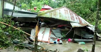 ফরিদপুরে ঝড়ে বাড়িঘর-গাছপালা লন্ডভন্ড