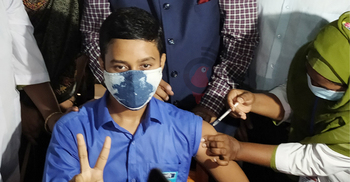 ১২-১৭ বছর বয়সী শিক্ষার্থীদের টিকা নিতে তথ্য দেওয়ার নির্দেশ