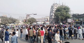 Students of 7 DU-affiliated colleges block Nilkhet intersection