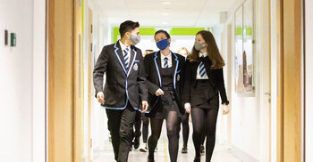 Covid: Pupils to wear face masks in class to tackle Omicron