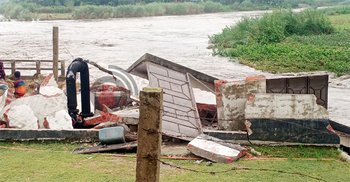 পাহাড়ি ঢলে ডুবলো উঁচু এলাকার ধান, ভেসে গেলো ১৫ বাড়ি