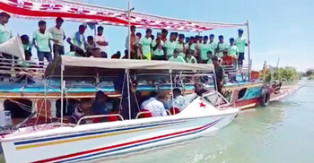 হাওরে বিকট শব্দে গান বাজিয়ে ঘোরাঘুরি, ১৭ নৌযানকে জরিমানা