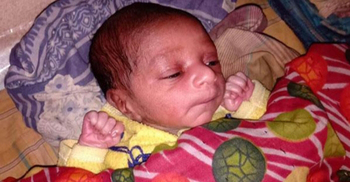 সেতুর ওপর কার্টনের ভেতর পাওয়া গেল নবজাতক