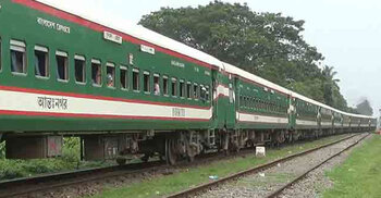 ৬ ঘণ্টা পর খুলনার সঙ্গে সারা দেশের রেল যোগাযোগ স্বাভাবিক