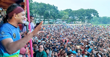 ব্রাহ্মণবাড়িয়ায় প্রীতি ফুটবল ম্যাচে ব্যারিস্টার সুমনের জয়