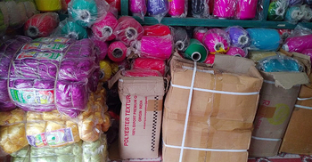 সুতার দাম বেড়েছে পাউন্ডে ১০ টাকা, বিপাকে সিরাজগঞ্জের তাঁতিরা