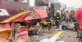 Collision between two buses kills 8, injures over 50