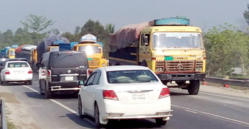 টাঙ্গাইল-বঙ্গবন্ধু সেতু সড়কে যান চলাচলে ধীরগতি