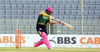 একাই বাকিদের দ্বিগুণের বেশি রান করলেন তামিম