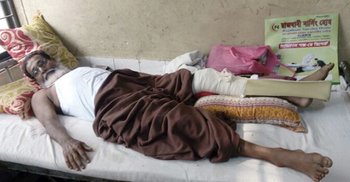 মুক্তিযোদ্ধাকে অপমান : সেই চিকিৎসকের দৃষ্টান্তমূলক শাস্তি দাবি