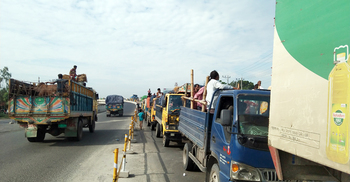 টাঙ্গাইলের মহাসড়কে ভোর থেকেই যানজট, ভোগান্তি