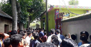 একই পরিবারের ৪ জনকে গলাকেটে হত্যা, আটক ৩