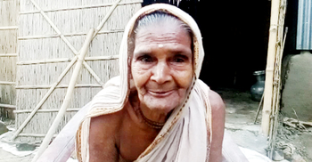 ৮৩ বছরেও বয়স্কভাতার কার্ড পাননি তিনি