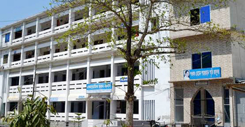 মহিলা কলেজের ভর্তি তালিকায় ৬ ছেলে